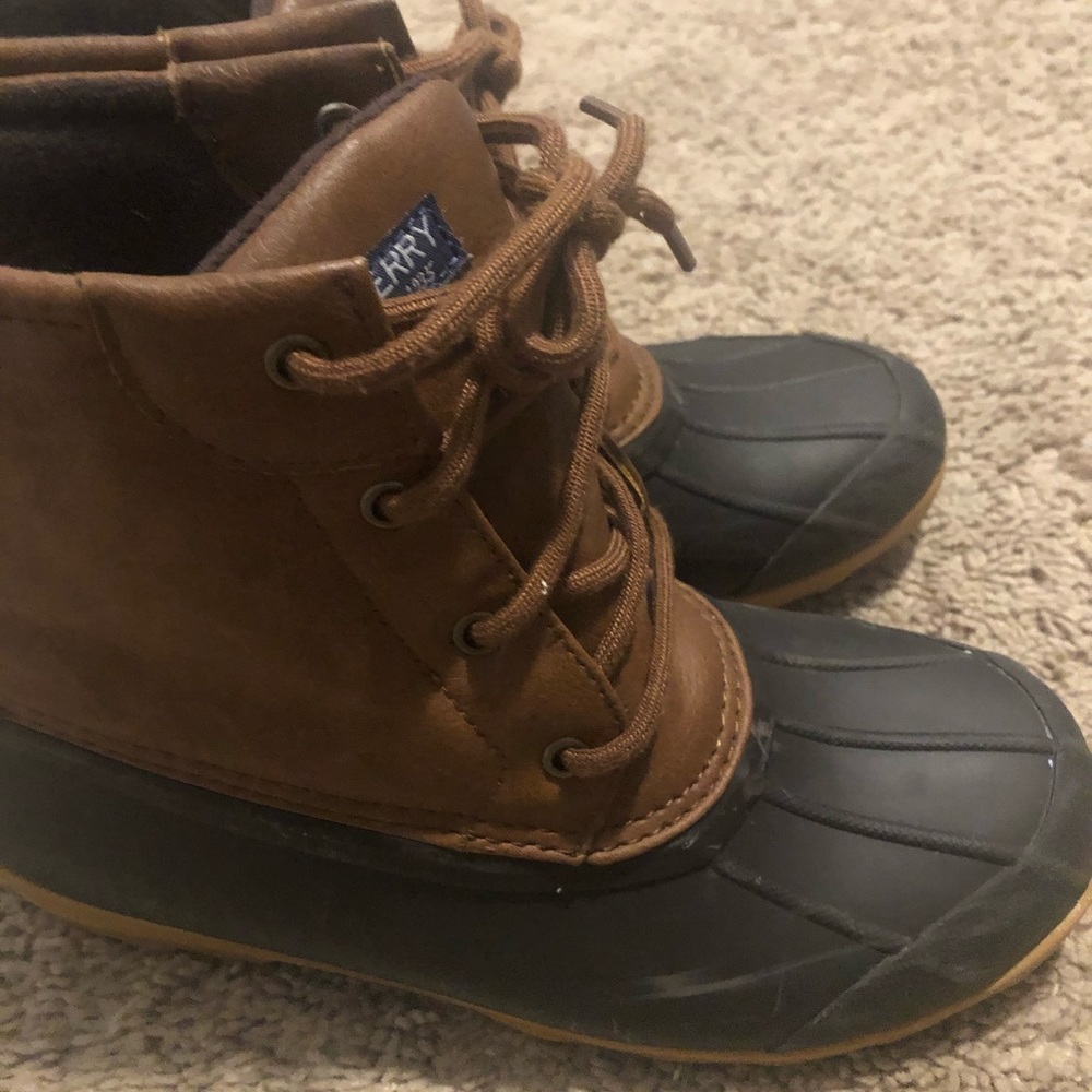 Used Sperry Boots Boys Size 4Y (Big Boy)